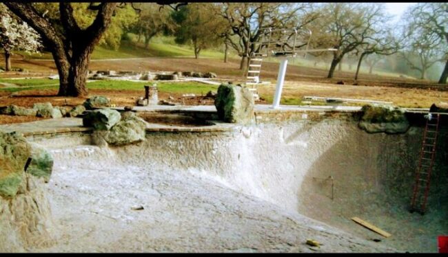 Here's abandoned Neverland ranch recent photos -9